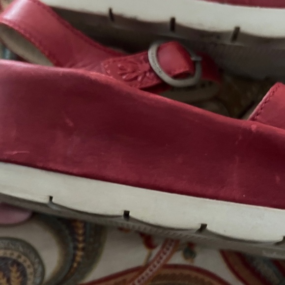 Fly London Red and White Leather Sandals - Picture 6 of 9